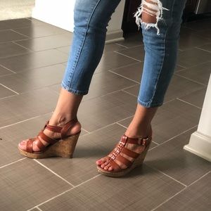 Cognac leather wedges